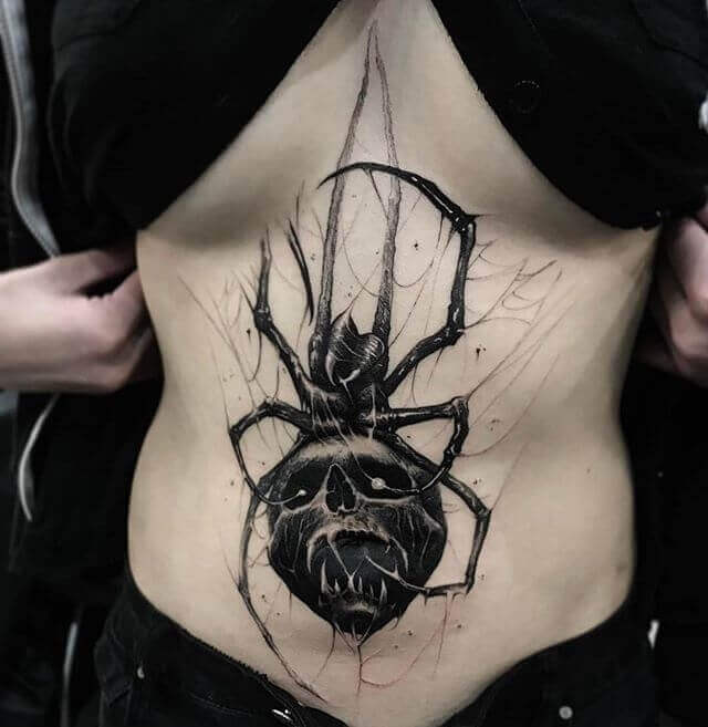 Une araignée sur son ventre