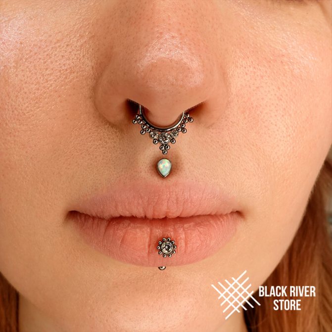 Piercing du septum, piercing du labret vertical, piercing de la méduse