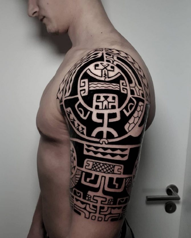 motifs de tatouage en polynésie