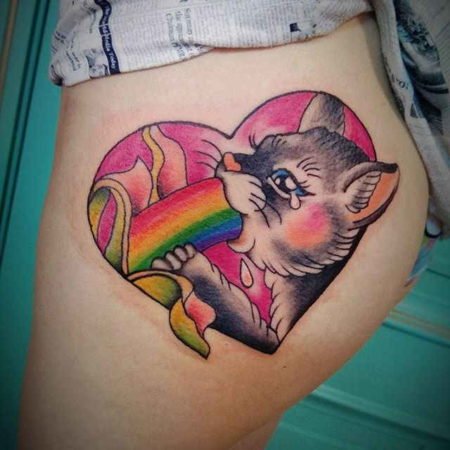 Tatouage d'un cul de chat