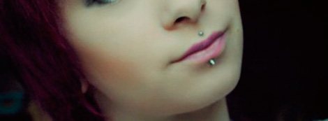 piercing de la lèvre supérieure et inférieure