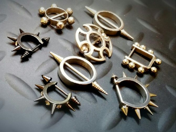 Piercing du mamelon pour les filles. Photos, critiques