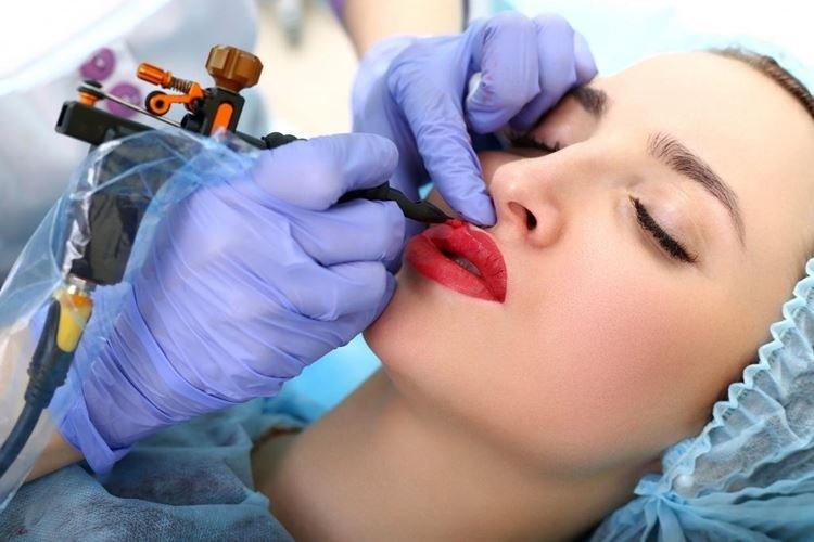 Contre-indications au maquillage permanent des lèvres