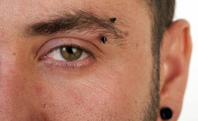 Bijoux pour le perçage des sourcils