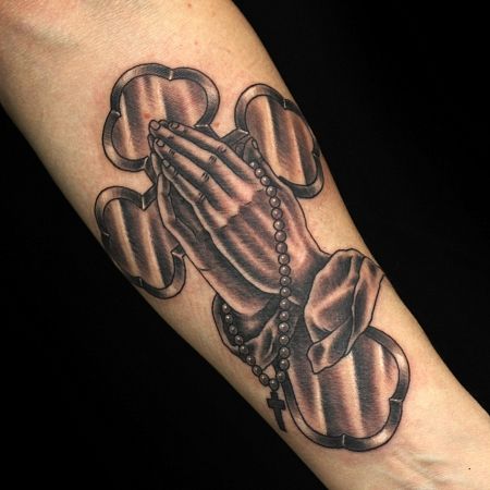 Tatouages avec des croix