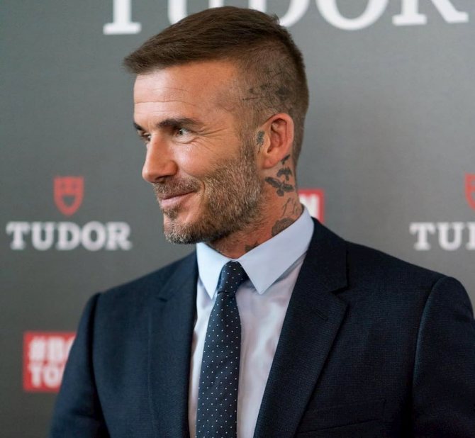 Les motifs de crânes, comme ceux de David Beckham, combinés à des coiffures créatives permettent de sortir du lot.