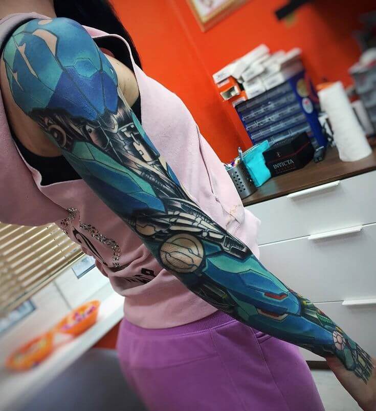 manche de tatouage cyberpunk