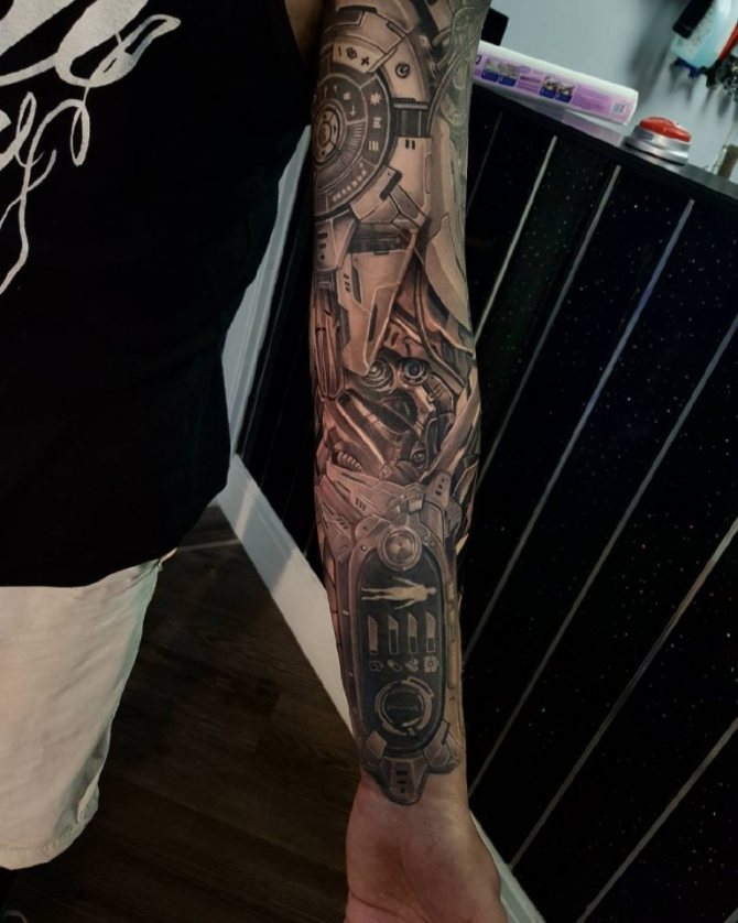 Tatouage de la mécanique du bras