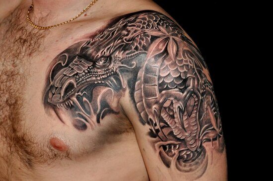 Photos d'un beau tatouage d'épaule