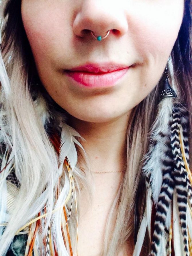 Perçage du septum - technique de perçage, choix des bagues, boucles d'oreilles et autres bijoux, photos amusantes de notre travail