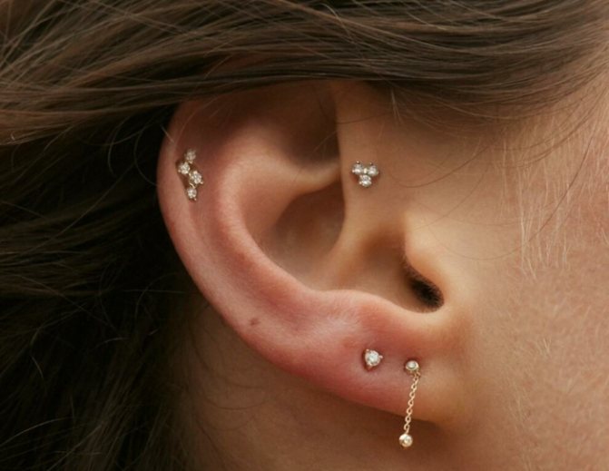 boucle d'oreille dans le cartilage