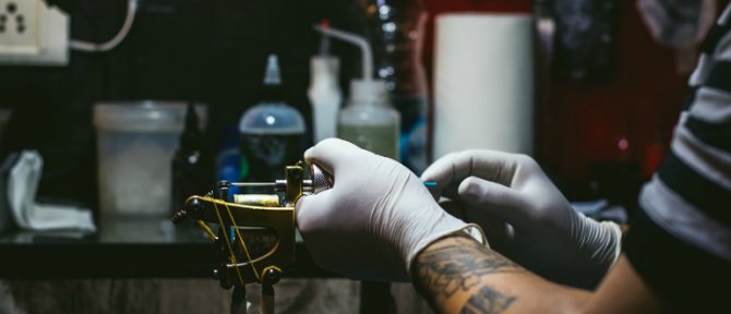 À quel âge peut-on se faire tatouer en Russie ?