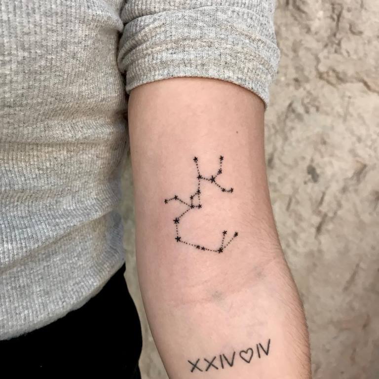 tatouage de la constellation du Sagittaire