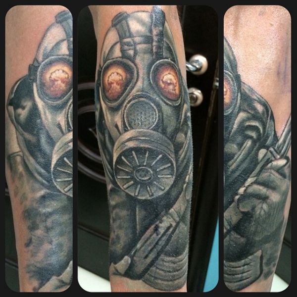 Masque à gaz Stalker - Tatouage d'épaule
