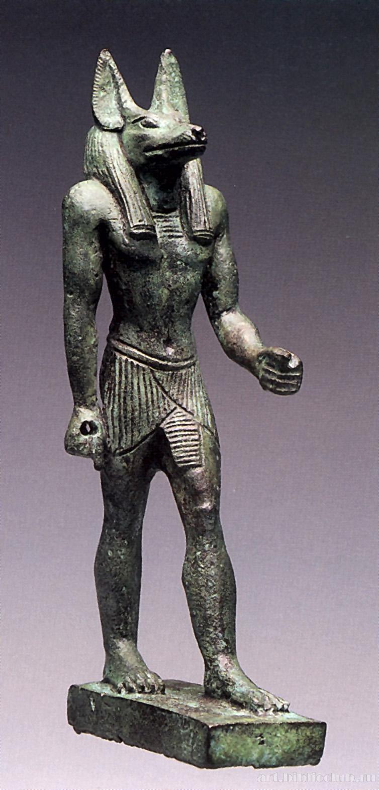 statue