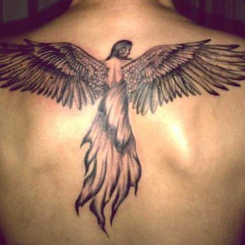 tatouage ange gardien sur le dos