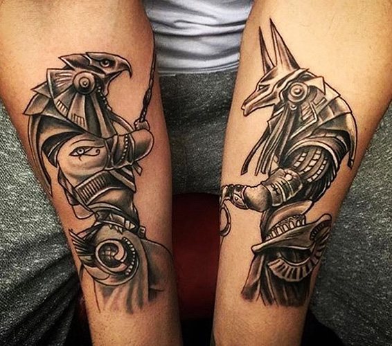 Tatouage d'Anubis, le dieu de l'Égypte. Signification, motifs, photo-tatouages pour hommes et femmes