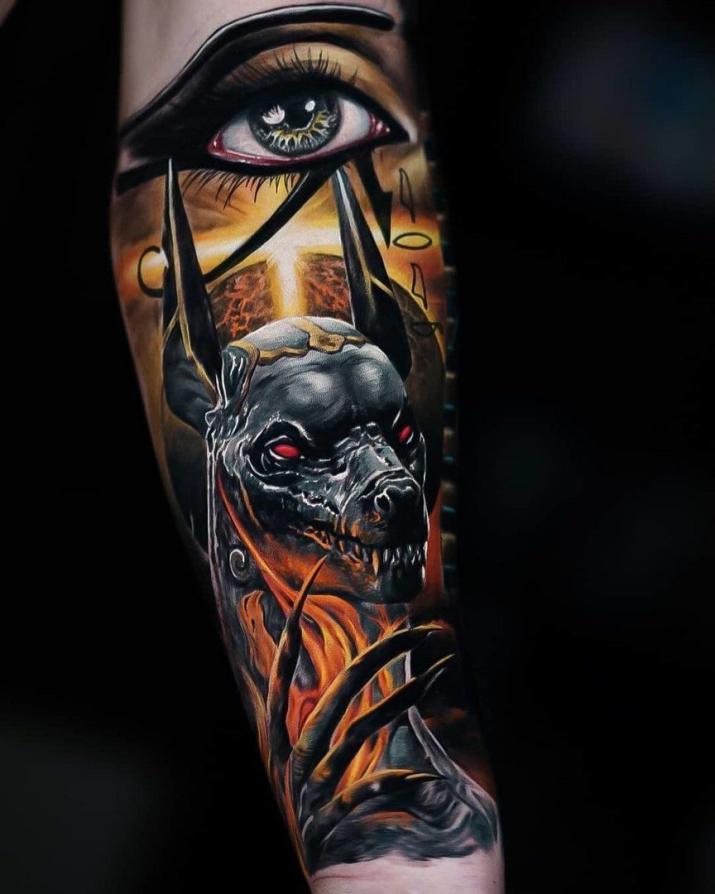 tatouage anubis et œil