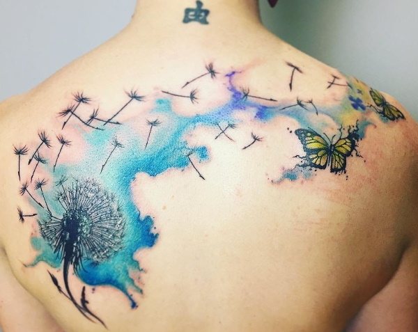 Tatouage de papillon. Signification pour les filles, photos, croquis sur la taille, le bras, les fesses, le cou, la jambe, l'épaule...