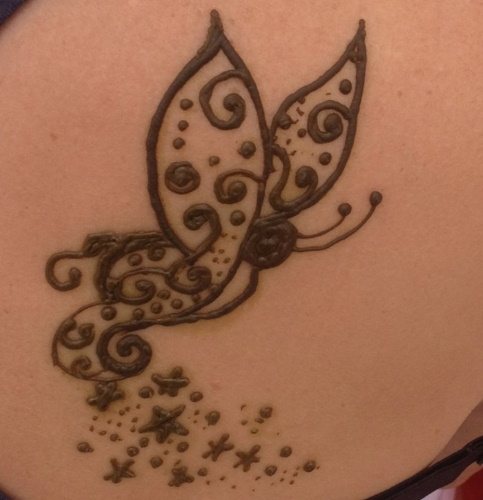 Tatouage papillon. Signification pour les filles, photos, croquis sur la taille, le bras, les fesses, le cou, la jambe, l'épaule...
