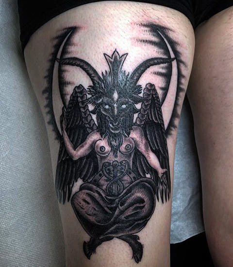 Tatouer Baphomet sur sa jambe