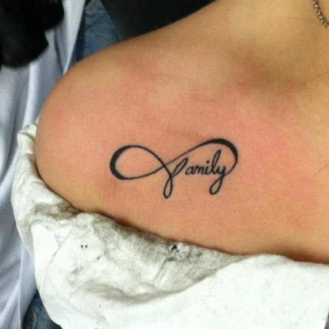 tatouage de famille infini