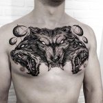 Tatouage du graphique Cerberus sur la poitrine