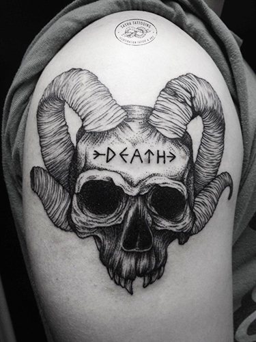 Tatouage de crâne. Ce que cela signifie pour les hommes, les filles, les croquis sur la main, le bras, l'épaule, l'avant-bras