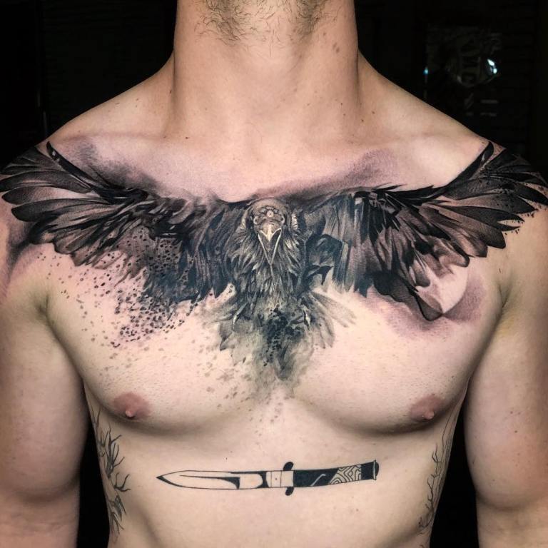 Tatouage corbeau noir