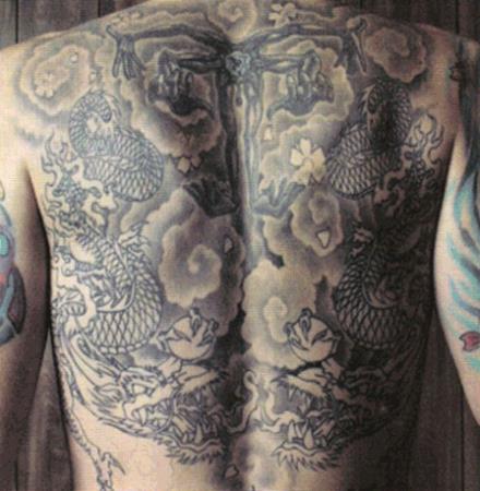 Tatouage du dos de Chester