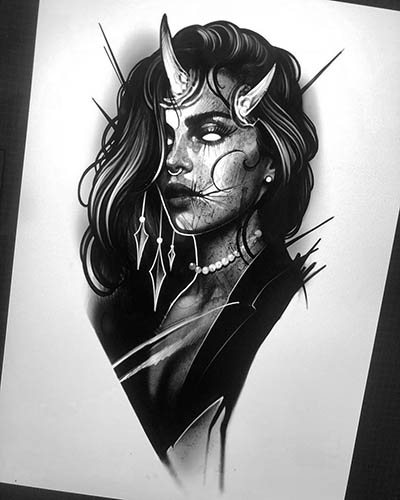 Fille tatouée avec des cornes. Croquis, signification
