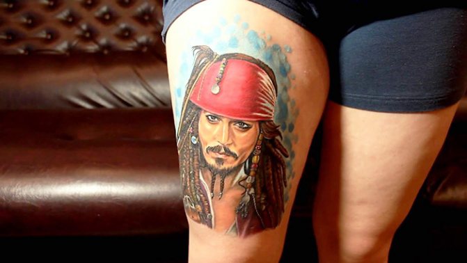Tatouage de Jack Sparrow sur le bras, le dos, l'épaule. Photo, significations
