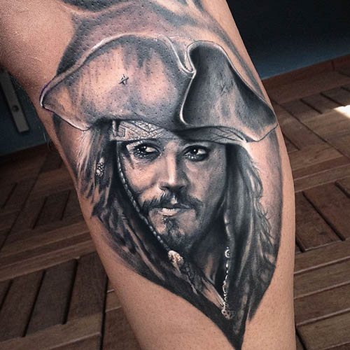Tatouage de Jack Sparrow sur le bras, le dos, l'épaule. Photo, significations