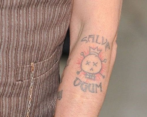 Un tatouage de Johnny Depp. Photos sur son bras, son dos et sa main