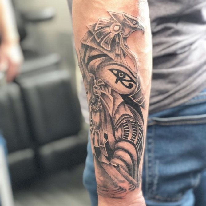 Tatouage des dieux égyptiens