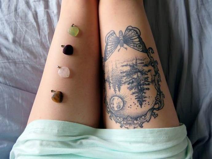 Tatouage d'un arbre à fourrure sur pied