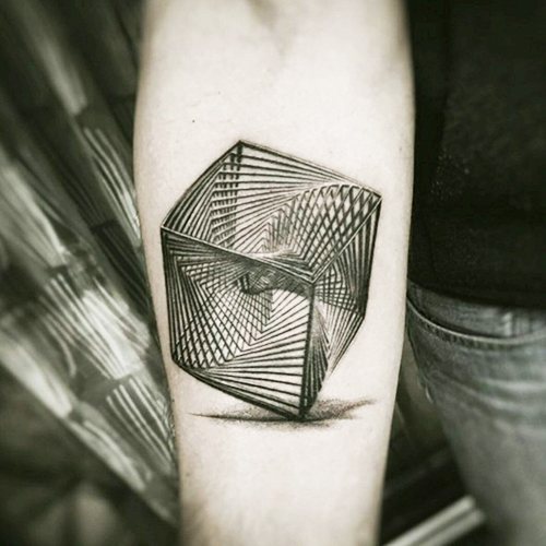 Tatouage de géométrie sur le bras. Croquis de filles, d'hommes, colorés, en noir et blanc