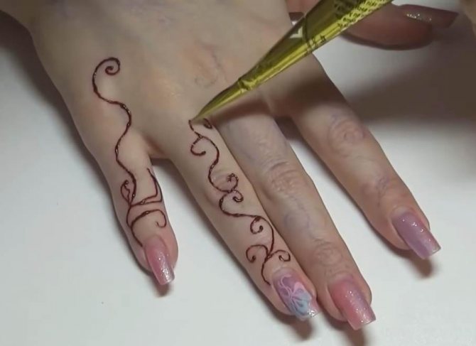 tatouage au henné