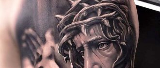 Tatouage de Jésus sur son bras, son dos, son épaule, sa poitrine. Signification, sur la croix, avec le diable, mitrailleuse, colombe