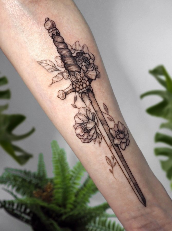 Tatouage d'une dague
