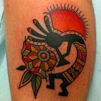Tatouage coloré Kokopelli
