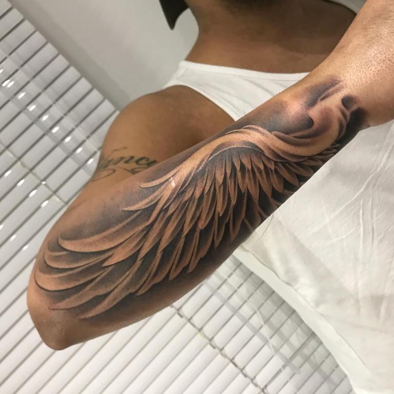 Tatouage de belles ailes