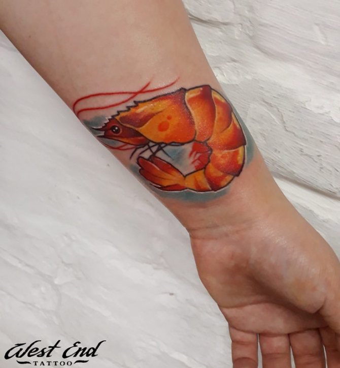 Tatouage d'une crevette dans le style aquarelle