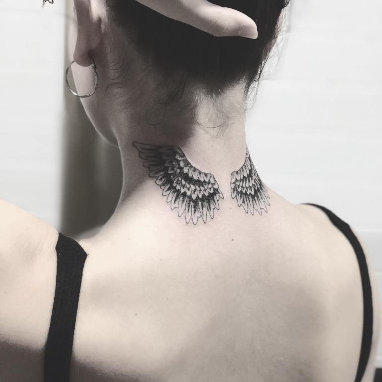 Tatouage ailes femme