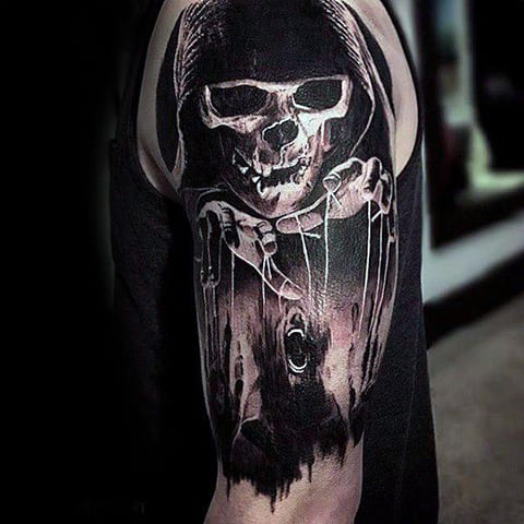Marionnettiste de tatouage