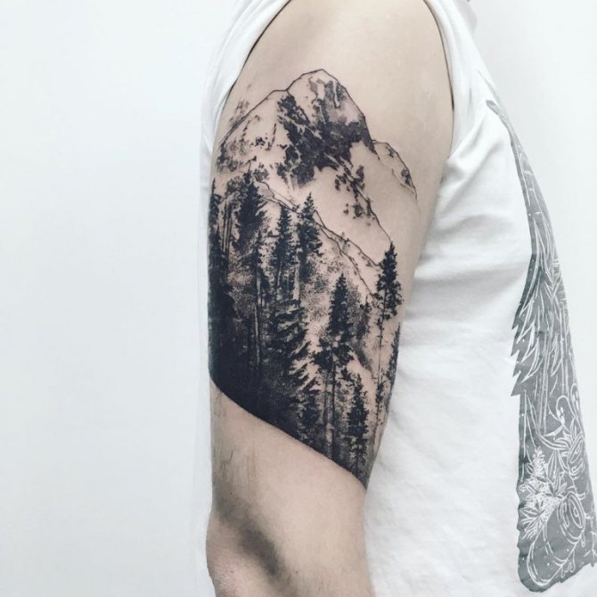 Forêt de tatouage à pied