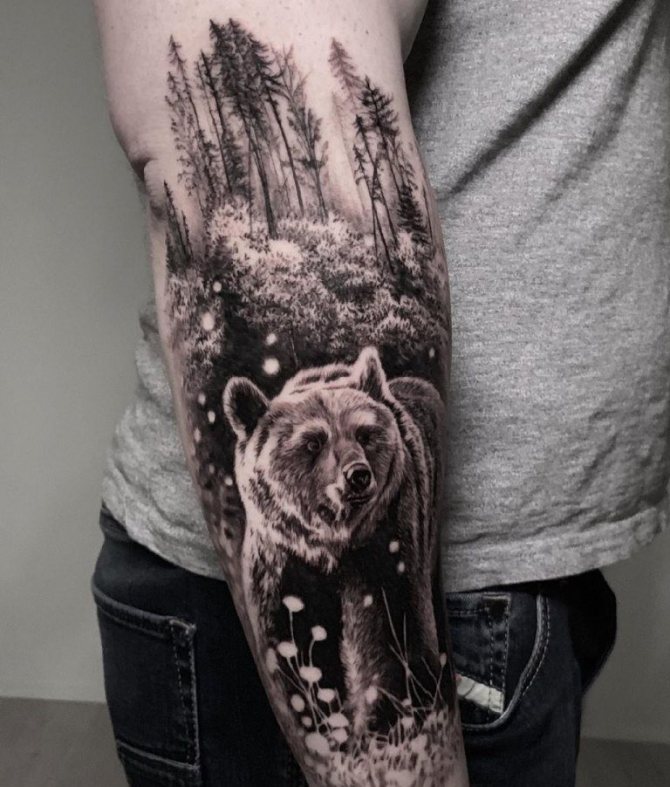 forêt de tatouage à portée de main