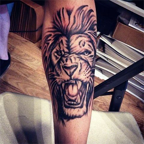 Tatouage de lion à la main pour les hommes