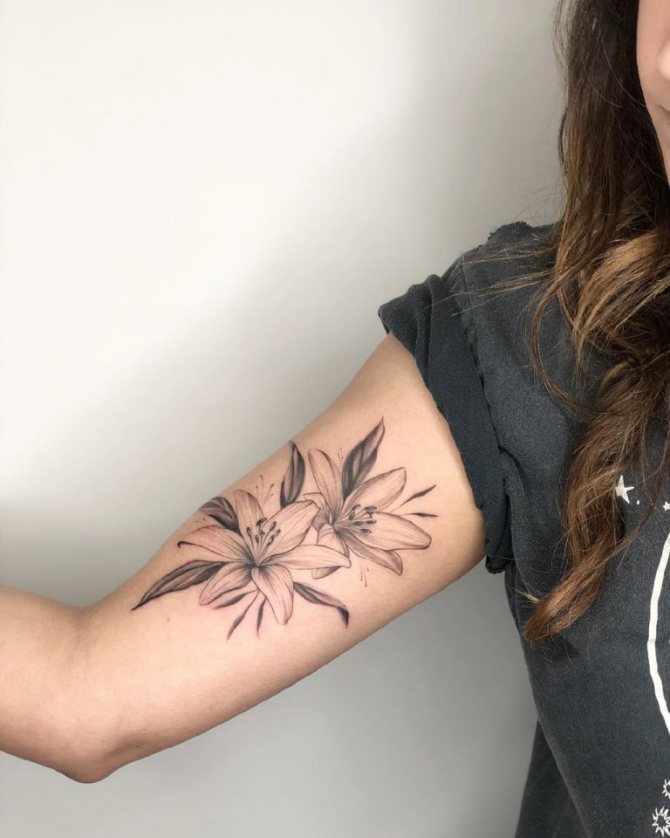 tatouage de lys