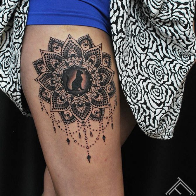 tatouage mandala sur la cuisse